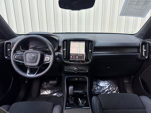 Used 2022 Volvo C40 P8 Recharge Ultimate AWD/4WD image 12
