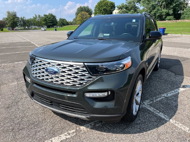 Certified 2023 Ford Explorer Platinum w/ Technology Package AWD/4WD image 5