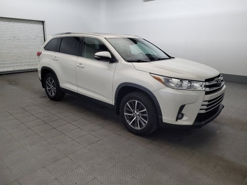 Used 2019 Toyota Highlander XLE AWD/4WD image 13