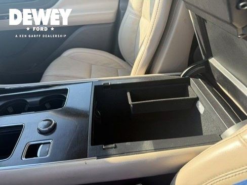 Used 2021 Lincoln Aviator Reserve w/ Equipment Group 201A AWD/4WD image 24