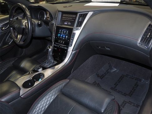 Used 2018 INFINITI Q50 Red Sport 400 w/ Carbon Fiber Package image 16