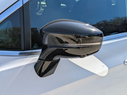 New 2026 Chrysler Pacifica Select FWD image 11