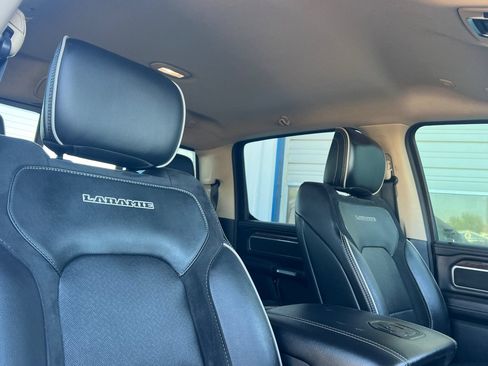 Used 2019 RAM 1500 Laramie AWD/4WD image 17