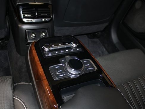 Used 2019 Genesis G90 3.3T Premium image 9