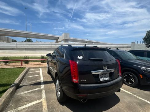 Used 2013 Cadillac SRX FWD image 3