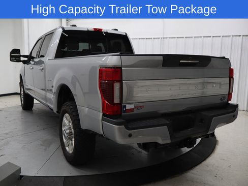 Certified 2022 Ford F250 Platinum w/ FX4 Off-Road Package AWD/4WD image 6