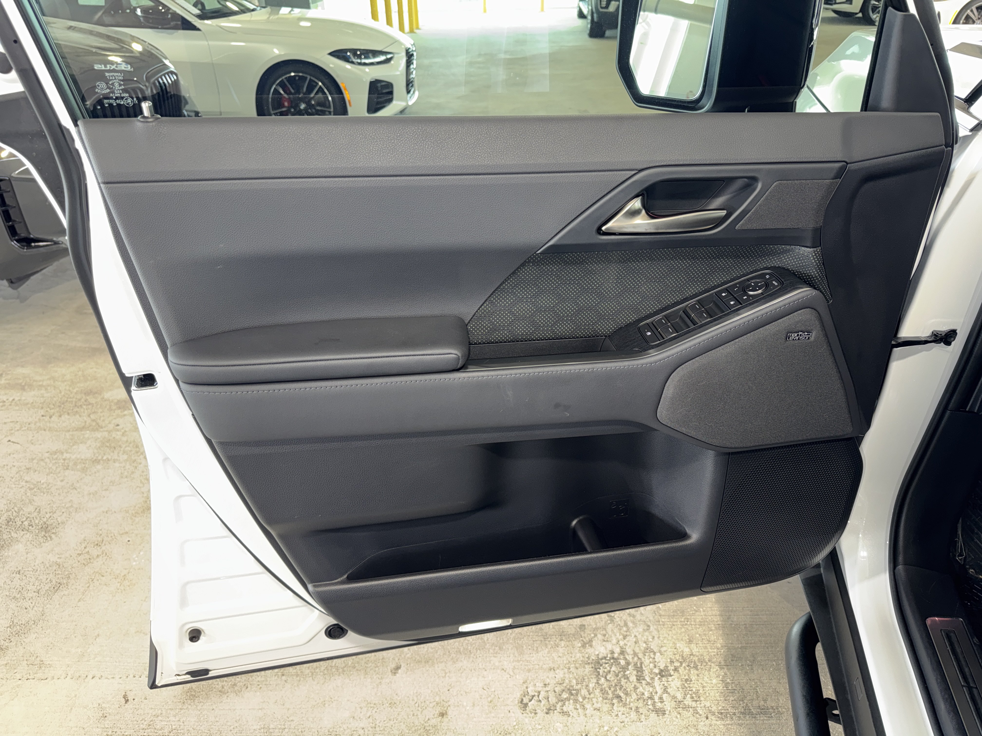 Used 2024 Lexus GX 550 AWD/4WD image 17
