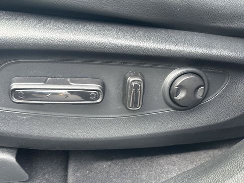 Used 2024 Honda CR-V EX-L image 3