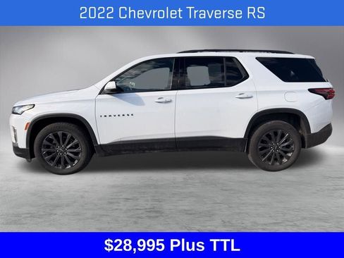 Used 2022 Chevrolet Traverse RS image 2