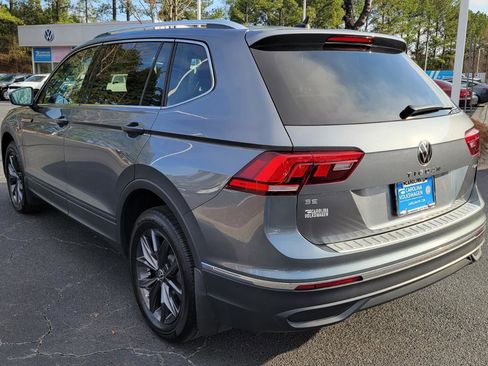 Used 2022 Volkswagen Tiguan SE image 3