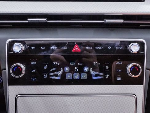 Certified 2025 Genesis GV80 3.5T Prestige AWD/4WD image 19