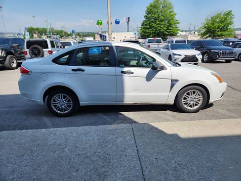 Used 2008 Ford Focus SE FWD image 6
