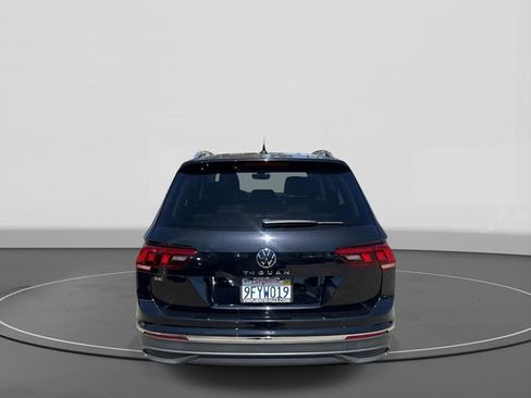 Used 2023 Volkswagen Tiguan SE w/ Panoramic Sunroof Package FWD image 5