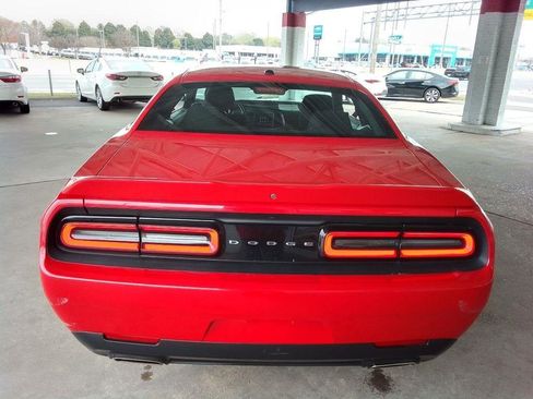 Used 2021 Dodge Challenger SXT image 6
