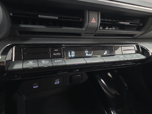 Certified 2025 Toyota Prius LE FWD image 19