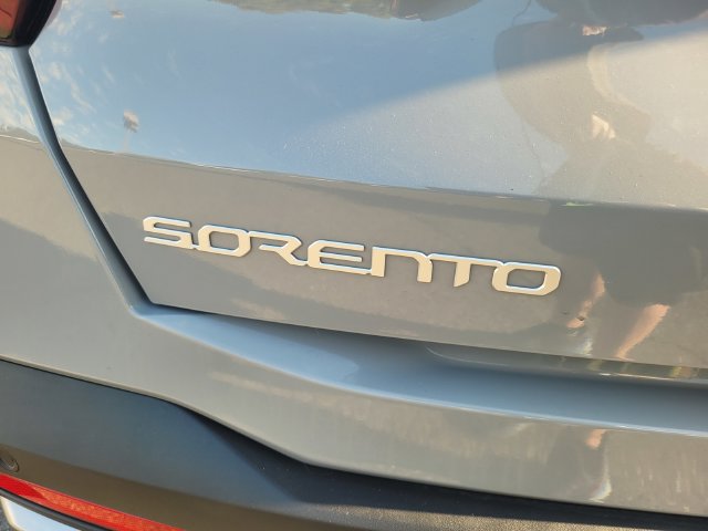 Used 2024 Kia Sorento S w/ Panoramic Sunroof Package FWD image 7
