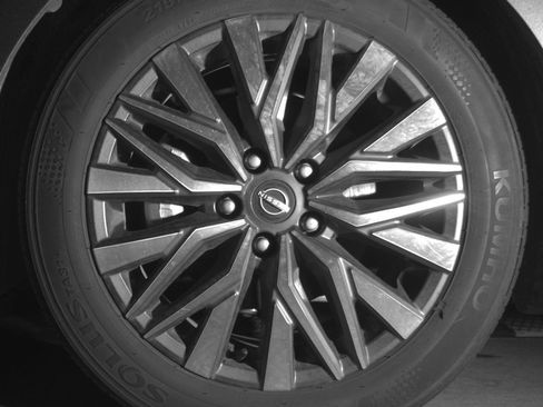 Used 2025 Nissan Altima 2.5 SV image 12