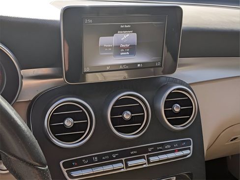 Used 2018 Mercedes-Benz GLC 300 image 10