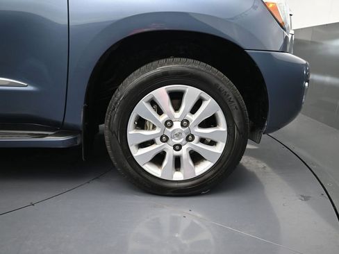 Used 2021 Toyota Sequoia Platinum RWD image 5