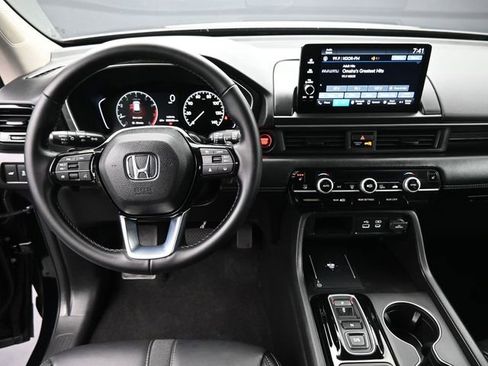 Used 2025 Honda Pilot EX-L image 25