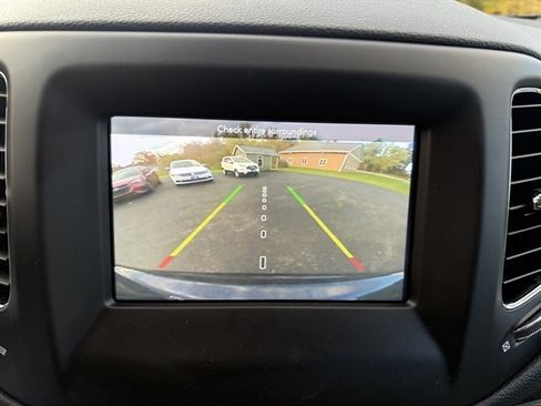 Used 2019 Jeep Compass Latitude w/ Popular Equipment Group AWD/4WD image 29