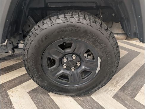 Used 2023 Jeep Gladiator Sport w/ Trailer Tow Package AWD/4WD image 17