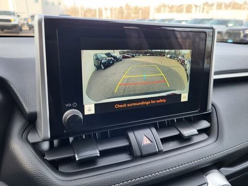 Used 2025 Toyota RAV4 XLE image 23
