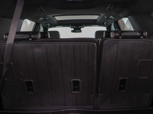 Used 2023 GMC Yukon XL AT4 image 34