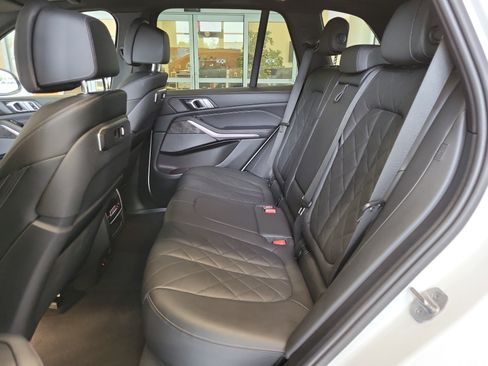Used 2024 BMW X5 xDrive40i w/ Premium Package AWD/4WD image 16