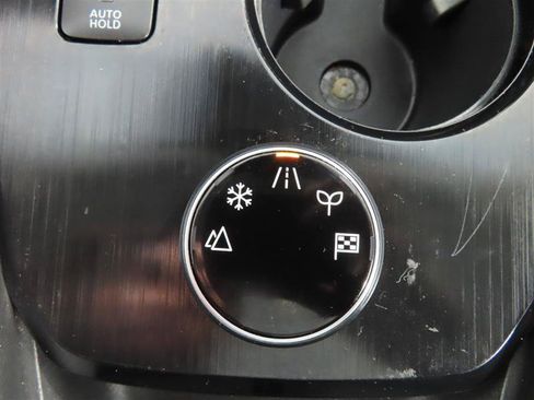 Used 2023 Nissan Rogue SL AWD/4WD image 29