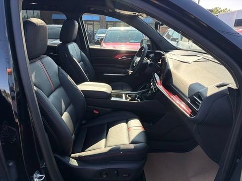 Certified 2024 Chevrolet Traverse RS w/ LPO, Floor Liner Package FWD image 23
