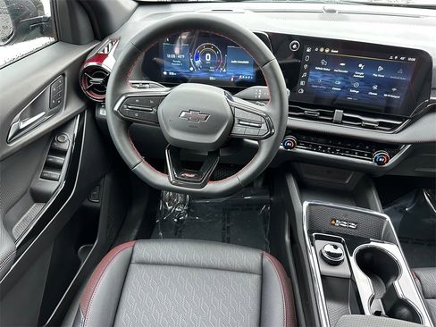 New 2026 Chevrolet Equinox RS image 17