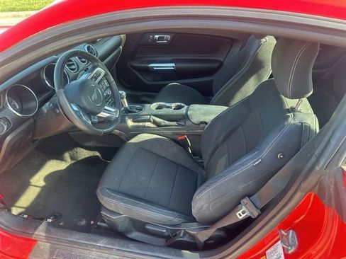 Used 2015 Ford Mustang Coupe RWD image 3