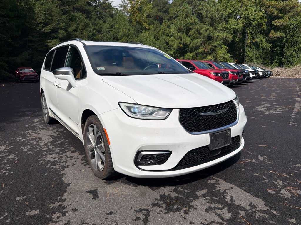 Used 2022 Chrysler Pacifica Pinnacle AWD/4WD image 4