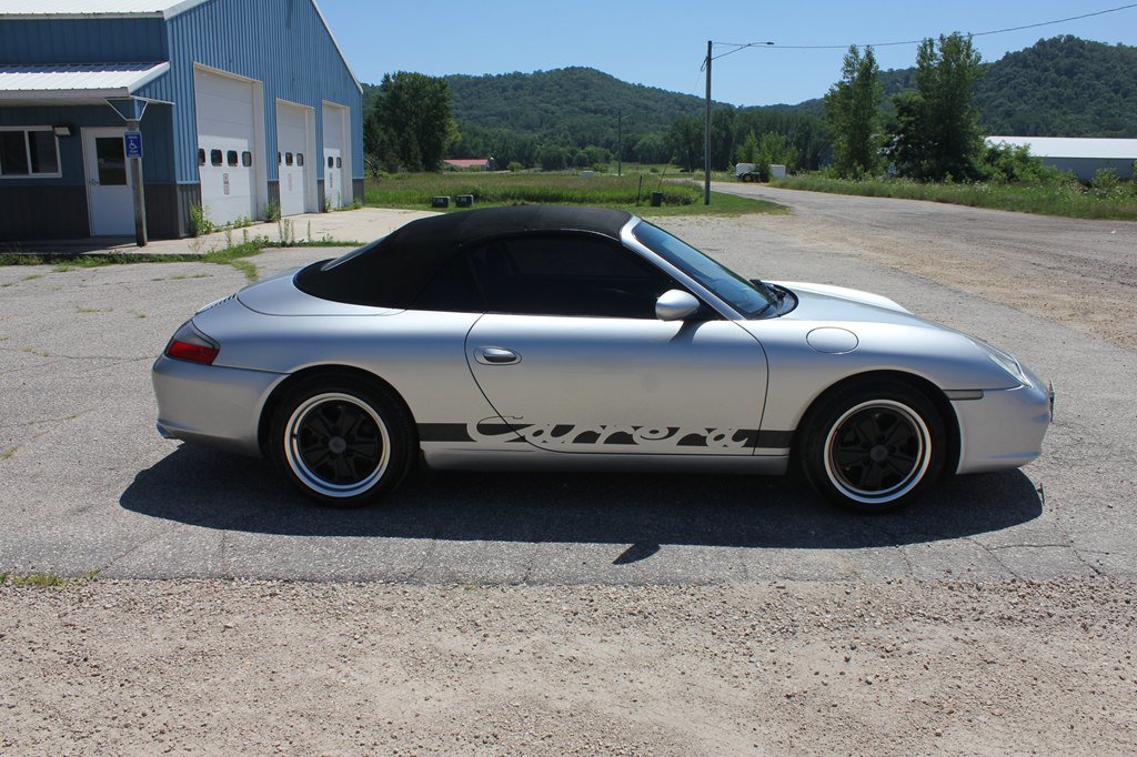 Used 2004 Porsche 911 Carrera RWD image 4
