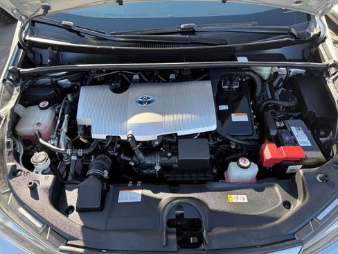 Used 2020 Toyota Prius LE image 18