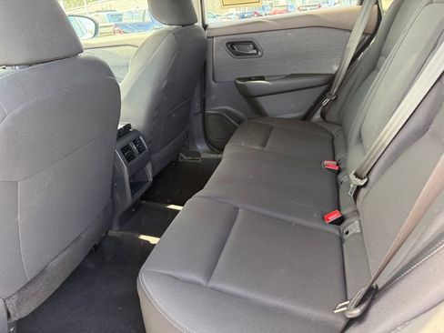 Used 2023 Nissan Rogue S image 25