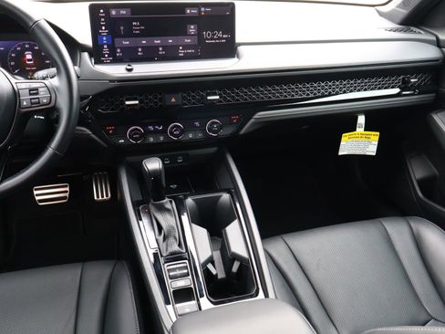 Used 2025 Honda Accord Sport image 12