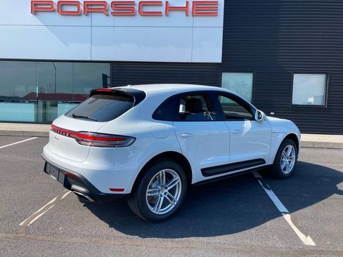 Used 2025 Porsche Macan AWD/4WD image 7