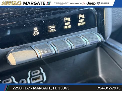 Used 2024 RAM 1500 Laramie AWD/4WD image 22