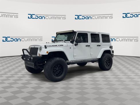 Used 2012 Jeep Wrangler Unlimited Rubicon w/ Connectivity Group image 4