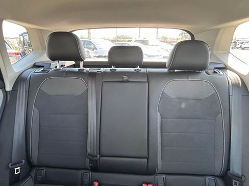 Certified 2023 Volkswagen Taos SE image 14