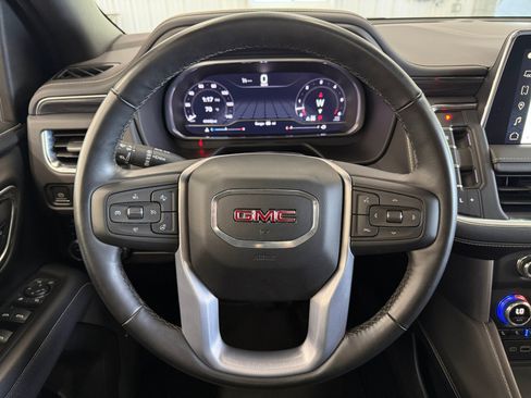 Used 2023 GMC Yukon SLT w/ SLT Premium Package AWD/4WD image 17