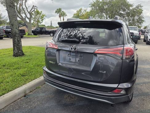 Used 2018 Toyota RAV4 XLE FWD image 5