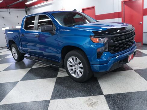 Used 2022 Chevrolet Silverado 1500 Custom RWD image 3