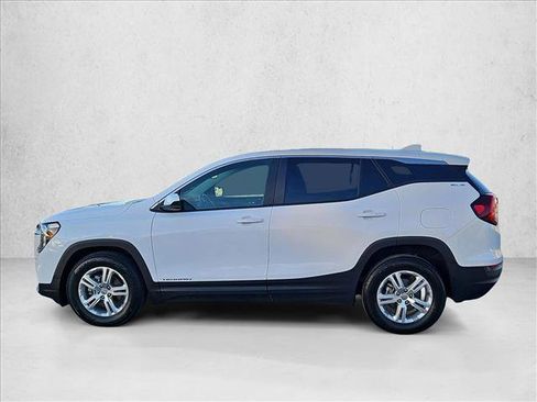 Used 2024 GMC Terrain SLE image 9