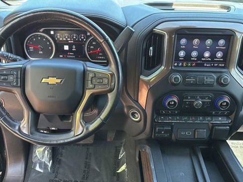 Used 2021 Chevrolet Silverado 1500 High Country w/ Technology Package image 11
