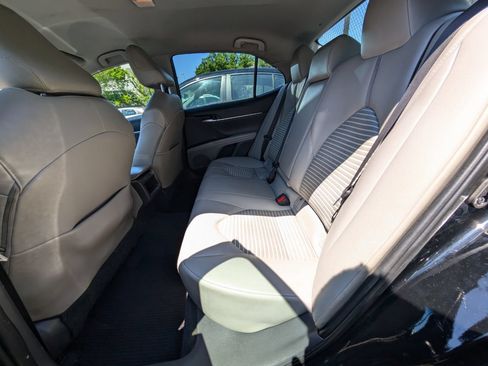 Used 2020 Toyota Camry SE FWD image 25