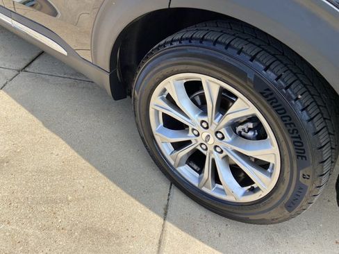 Used 2022 Ford Explorer Limited w/ Equipment Group 301A RWD image 30