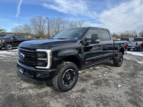 Used 2025 Ford F350 Platinum w/ Tremor Off-Road Package image 19